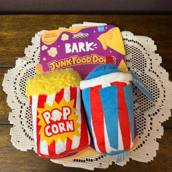 ✨NWT - BARK Junk Food Movie Bites Dog Toy✨ - Picture 3 of 4